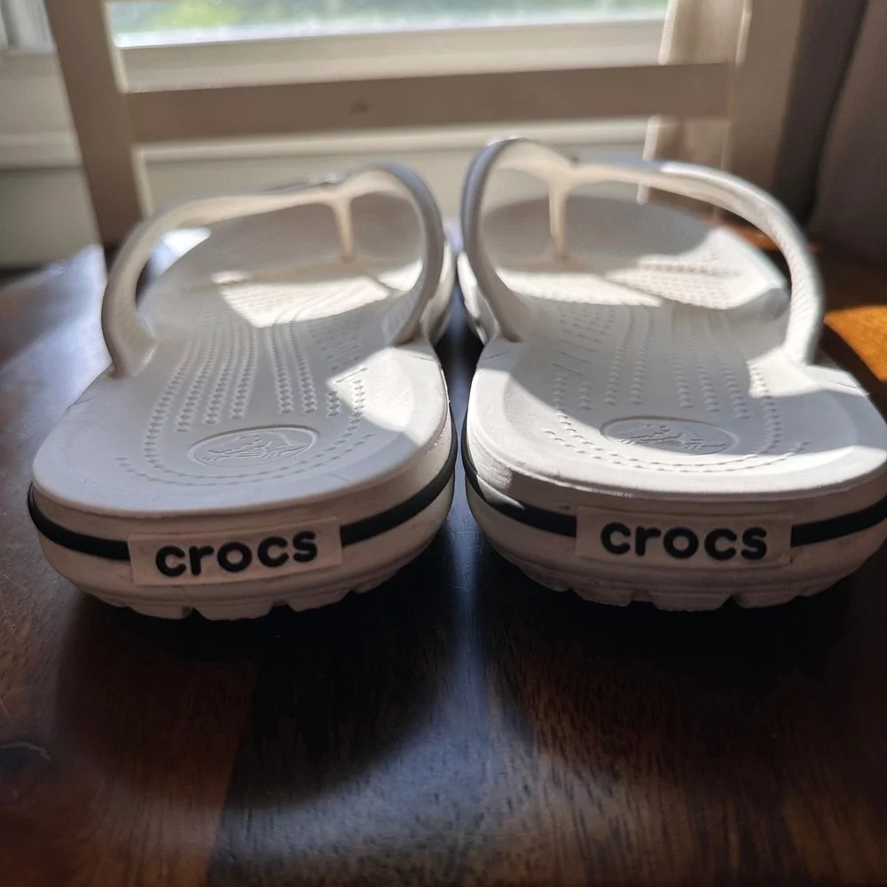 Crocs Crocband Flip Flops Unisex White Lightweight Comfort Sandals M10 W12